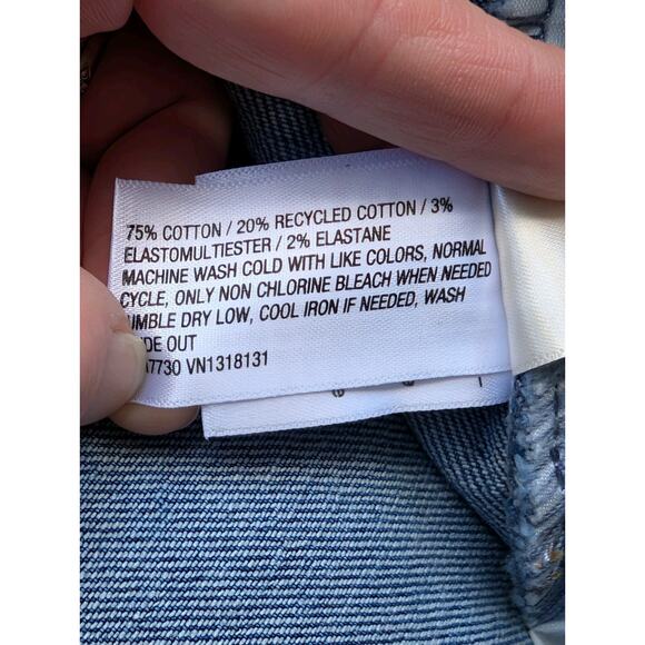 Universal Thread Womens High Rise 90s Slim Jeans Sz 26R Light Blue Distressed - Picture 10 of 11